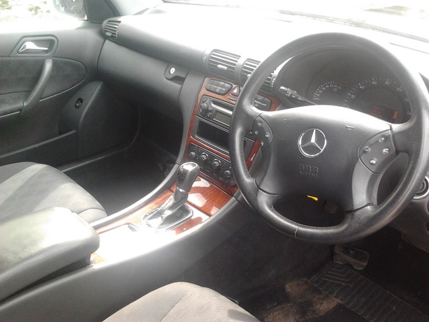 Подержанные Автозапчасти Mercedes-Benz C-CLASS 2003 1.8 автоматическая универсал 4/5 d. белый 2013-5-09